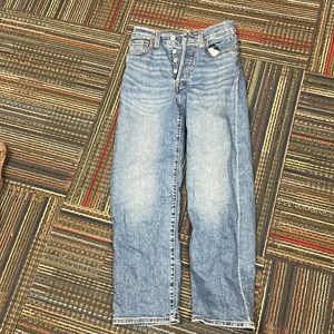 Levi Meduim Wash straight jeans